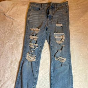 Distressed ripped skinny jeans